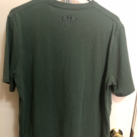 Men Under Armor T-Shirt - Picture 2 of 3